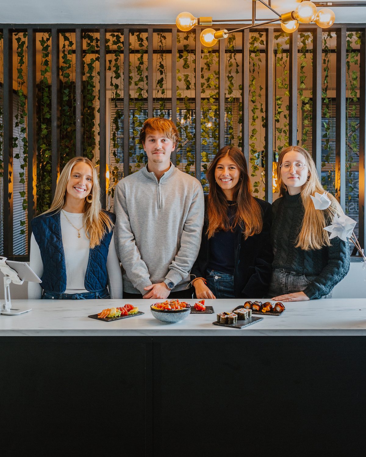 Het So Sushi team